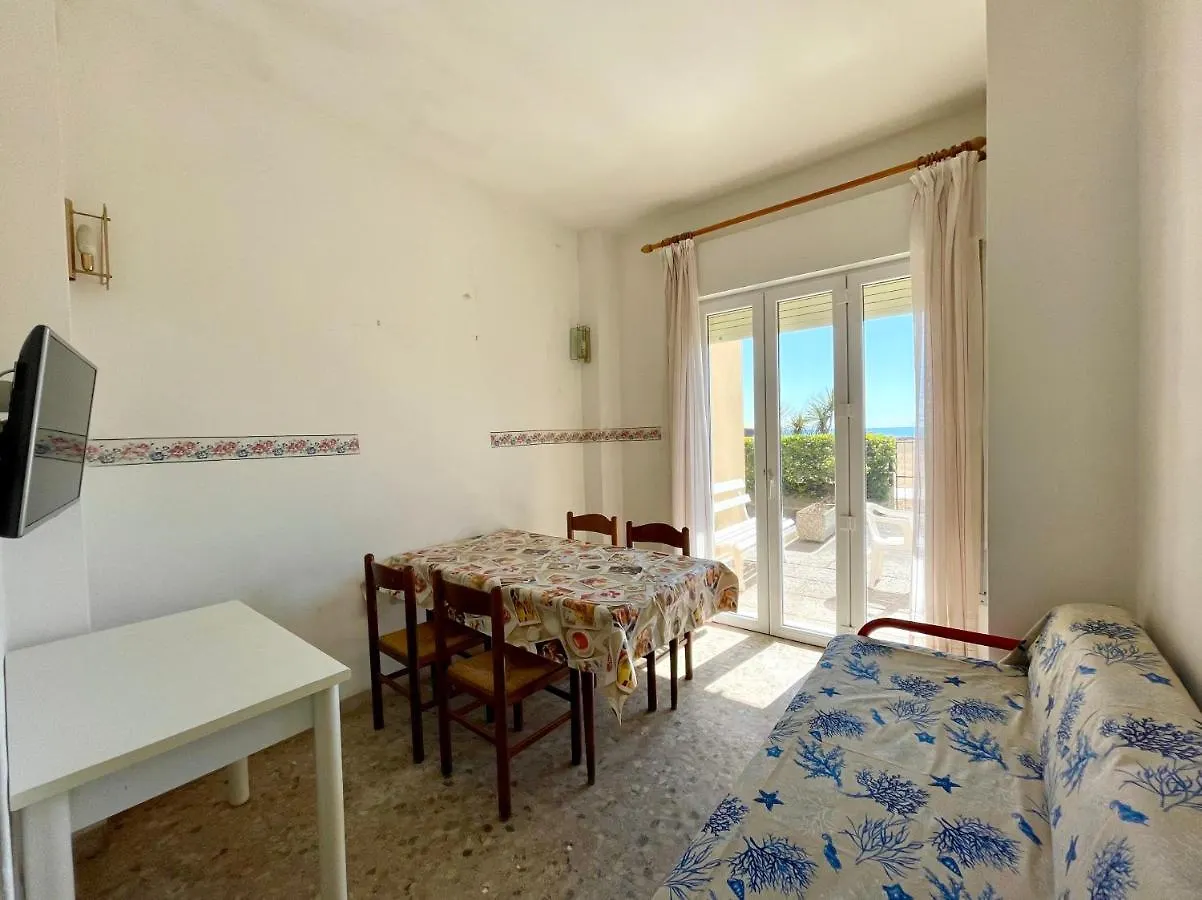 Villa Fronte Mare-Carraro Immobiliare Jesolo - Family Apartments Italy