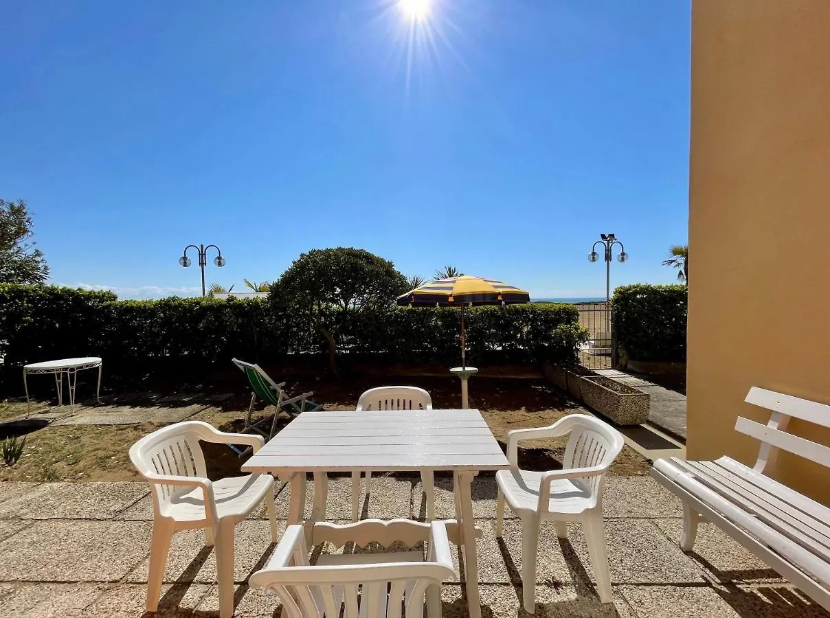 Villa Fronte Mare-Carraro Immobiliare Jesolo - Family Apartments Lido di Jesolo