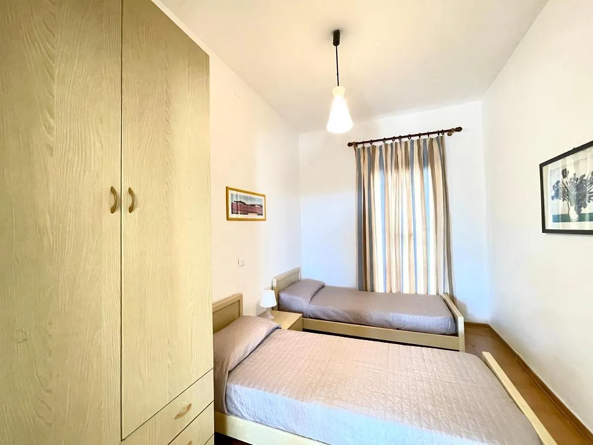 Villa Fronte Mare-Carraro Immobiliare Jesolo - Family Apartments Italy