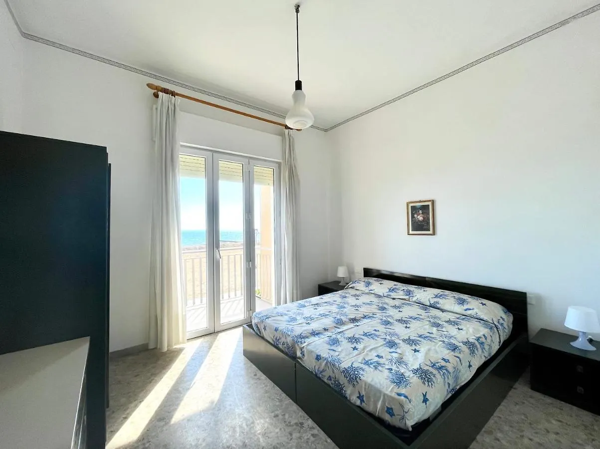 Villa Fronte Mare-Carraro Immobiliare Jesolo - Family Apartments Italy