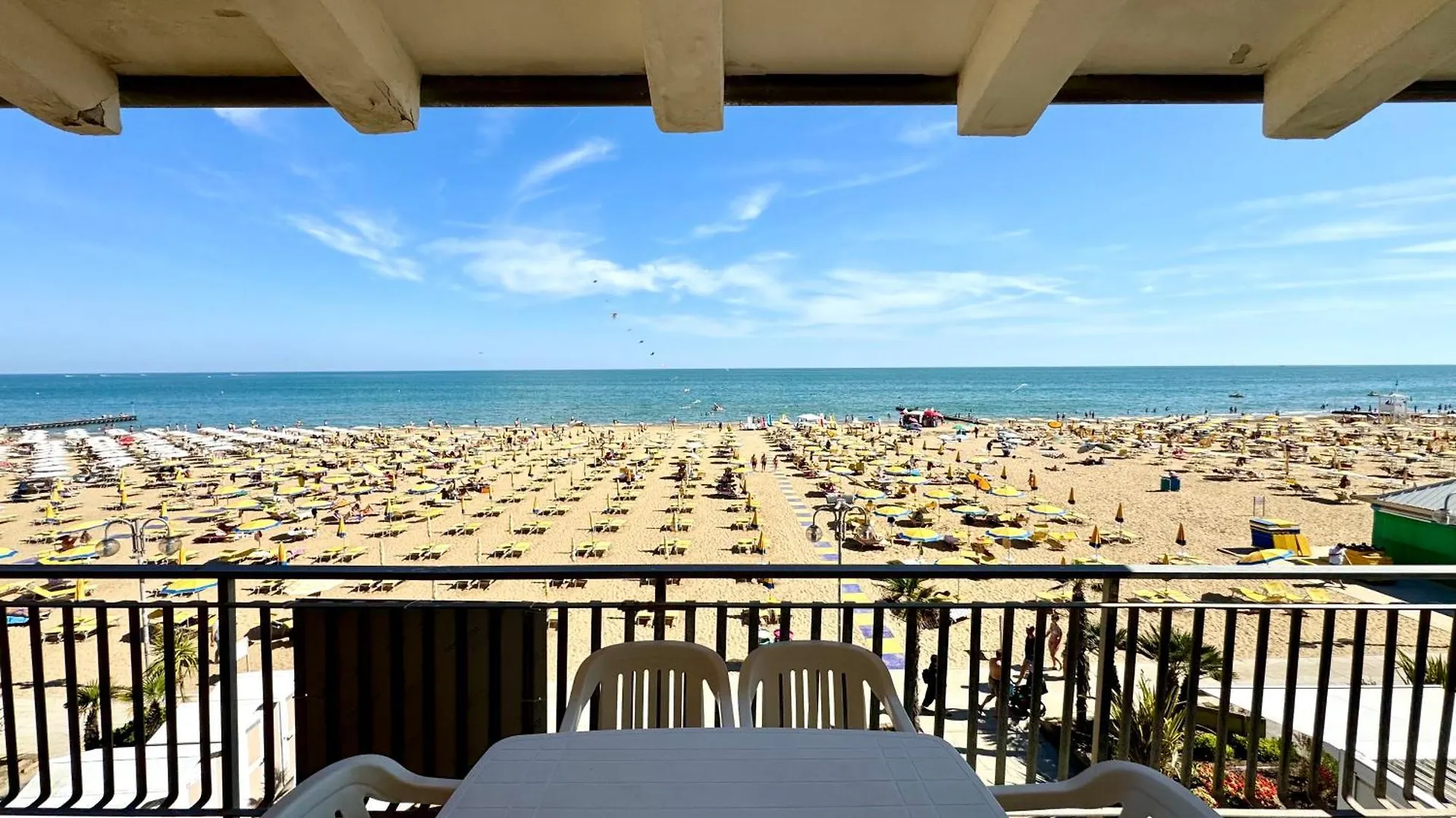 Villa Fronte Mare-Carraro Immobiliare Jesolo - Family Apartments