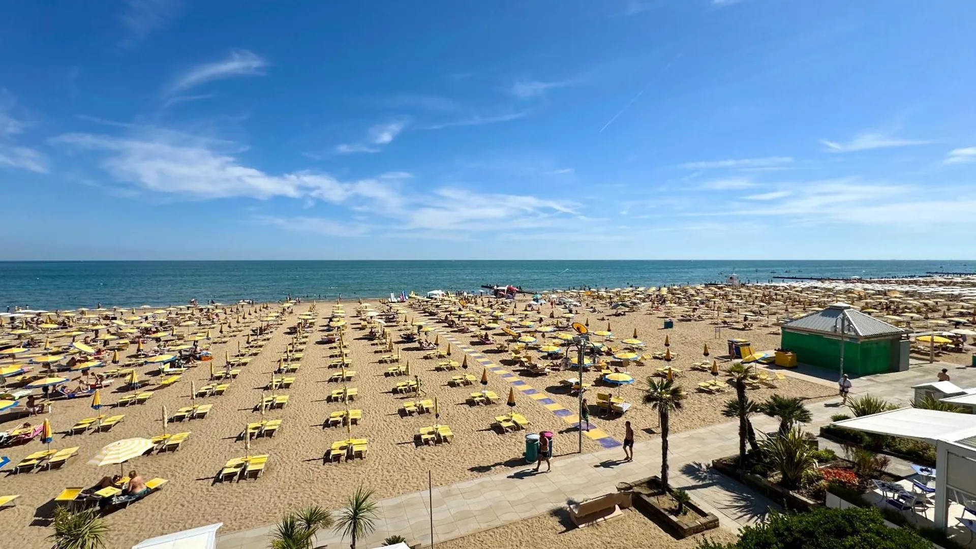 Villa Fronte Mare-Carraro Immobiliare Jesolo - Family Apartments 0*, Lido di Jesolo Italy