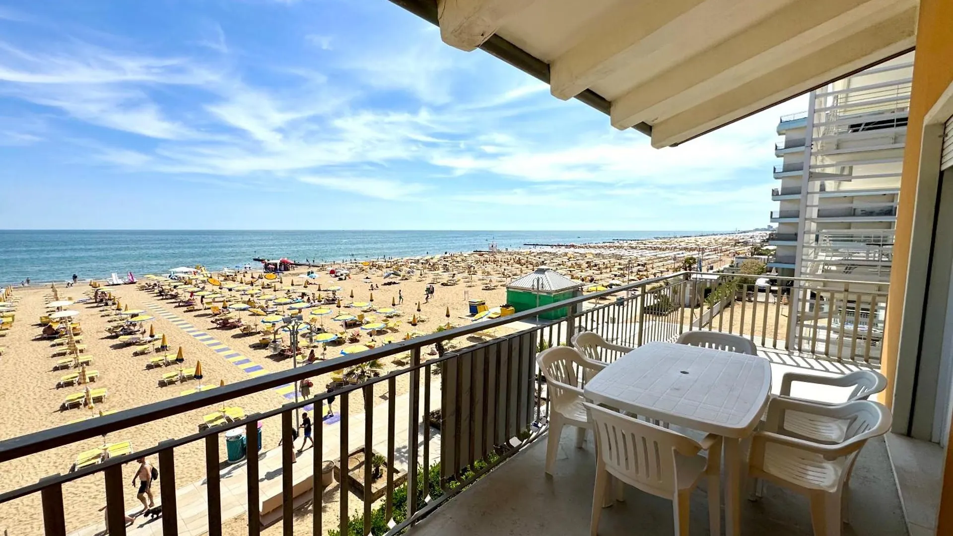 Villa Fronte Mare-Carraro Immobiliare Jesolo - Family Apartments 0*, Lido di Jesolo