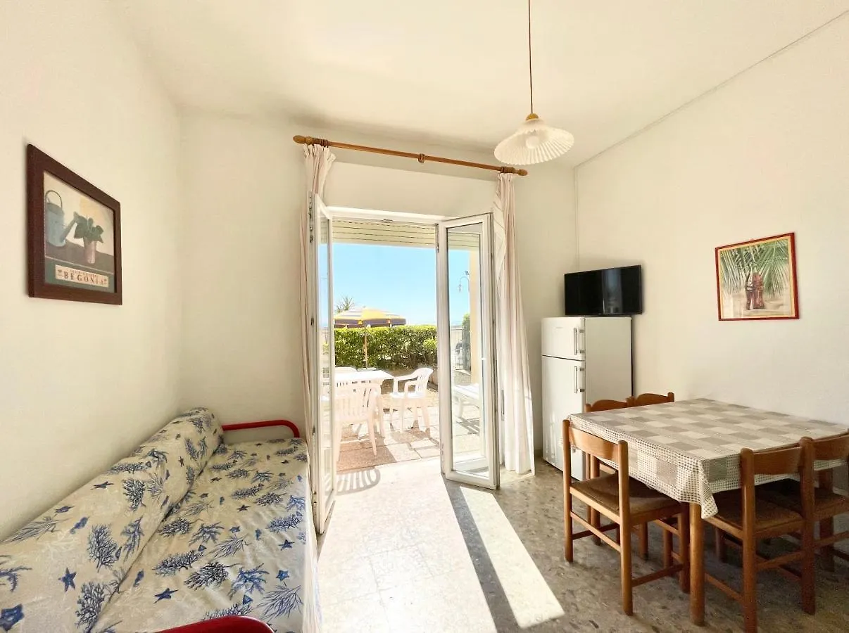 Villa Fronte Mare-Carraro Immobiliare Jesolo - Family Apartments