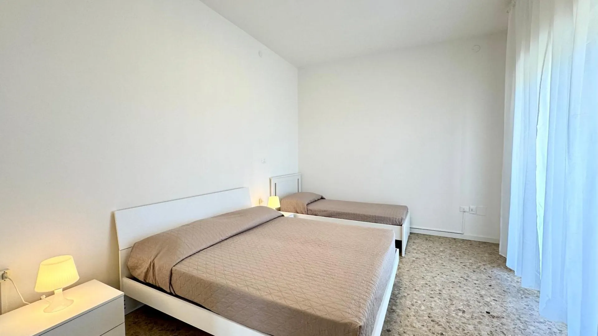 Villa Fronte Mare-Carraro Immobiliare Jesolo - Family Apartments