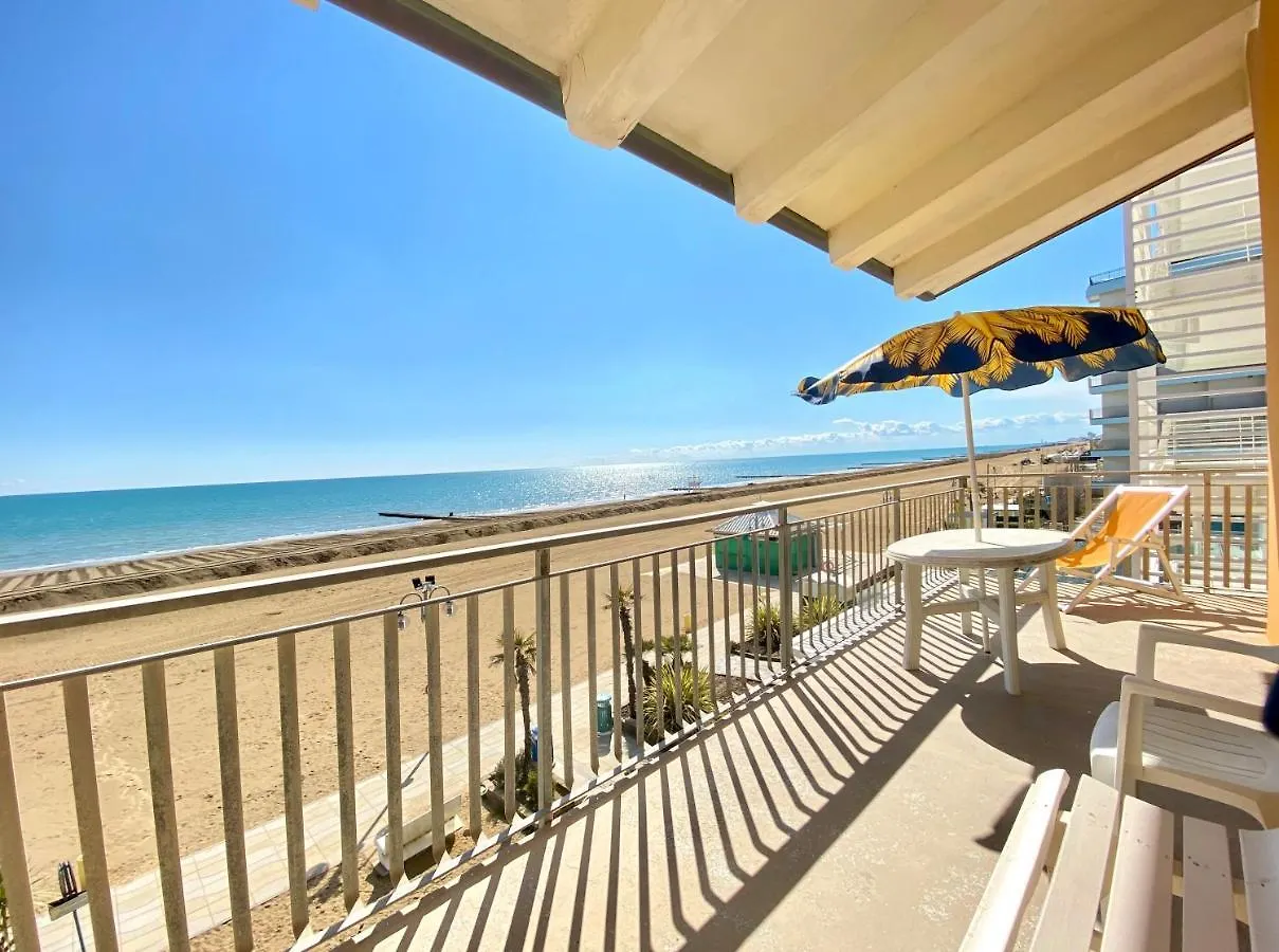 Appartamento Villa Fronte Mare-Carraro Immobiliare Jesolo