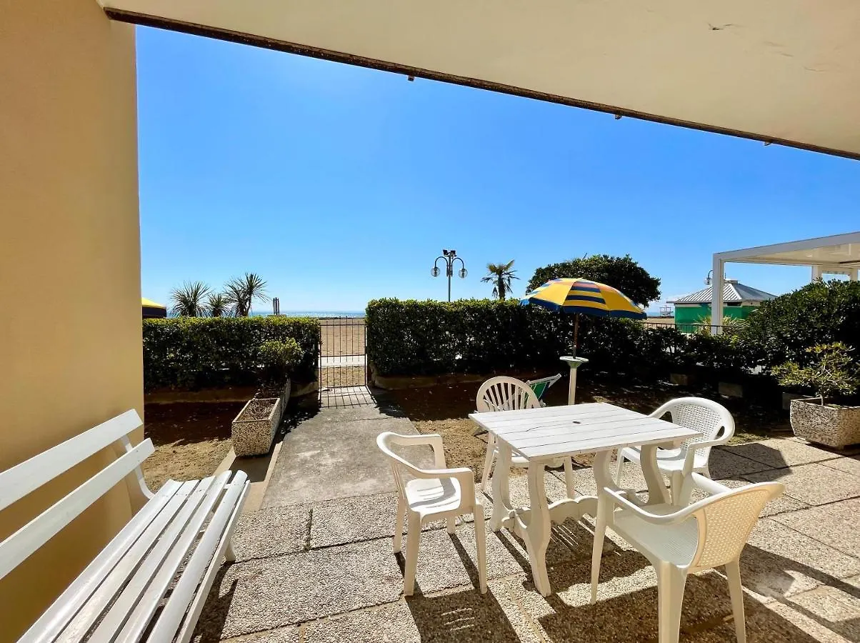 Villa Fronte Mare-Carraro Immobiliare Jesolo - Family Apartments