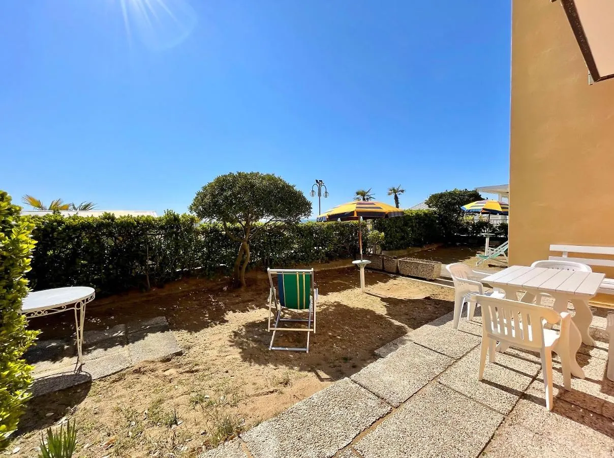 Villa Fronte Mare-Carraro Immobiliare Jesolo Italia