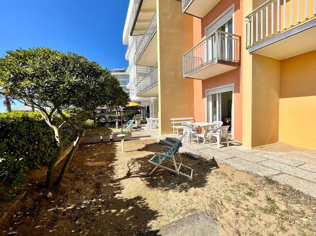 Villa Fronte Mare-Carraro Immobiliare Jesolo - Family Apartments
