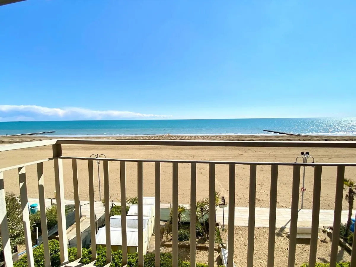 Villa Fronte Mare-Carraro Immobiliare Jesolo - Family Apartments
