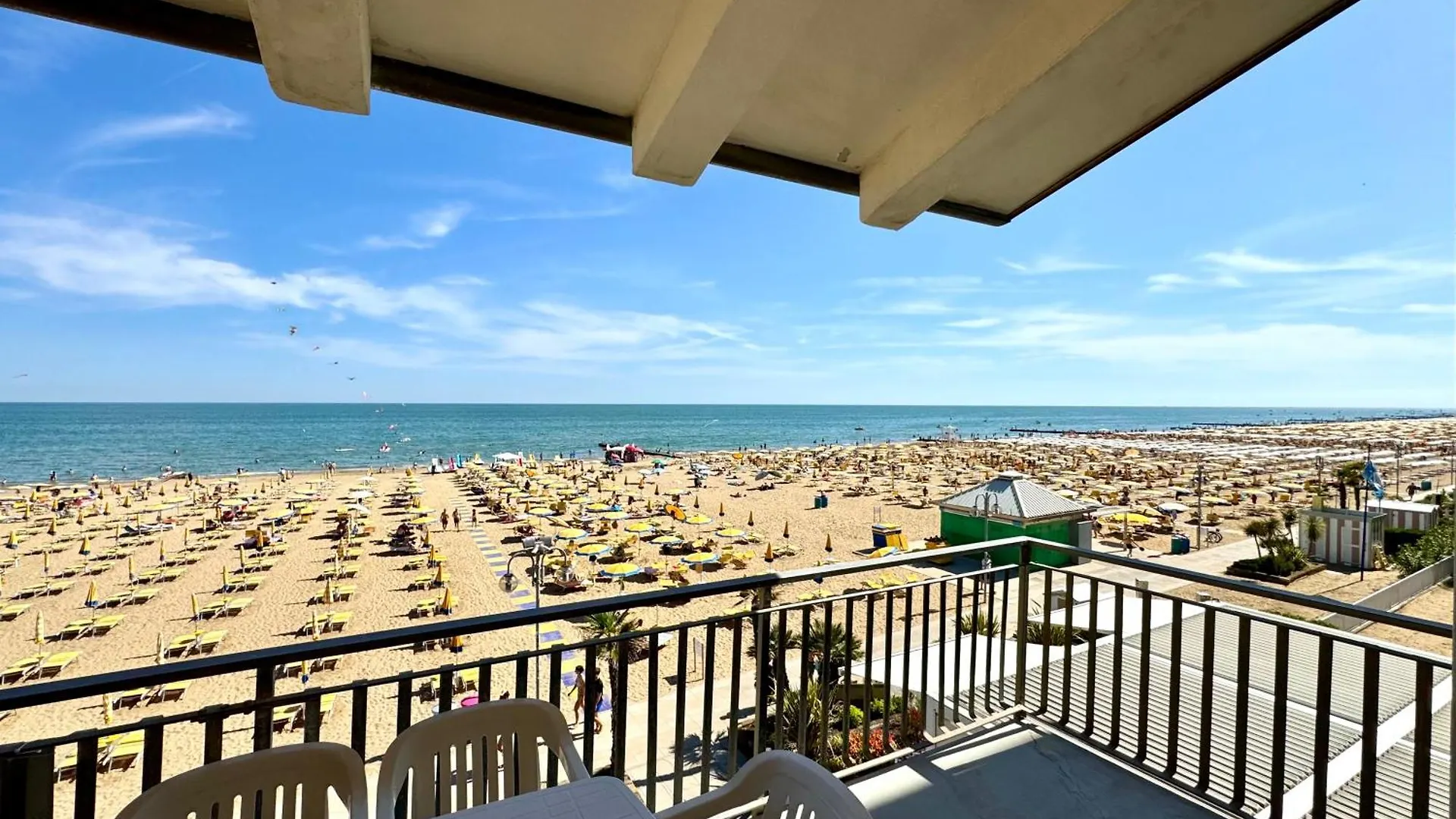 Villa Fronte Mare-Carraro Immobiliare Jesolo - Family Apartments